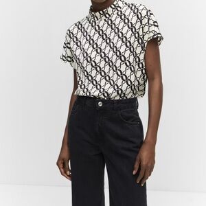 Mango Chain Print Blouse Size 4 NWT